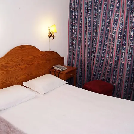 Hostel Residencial Parque Funchal